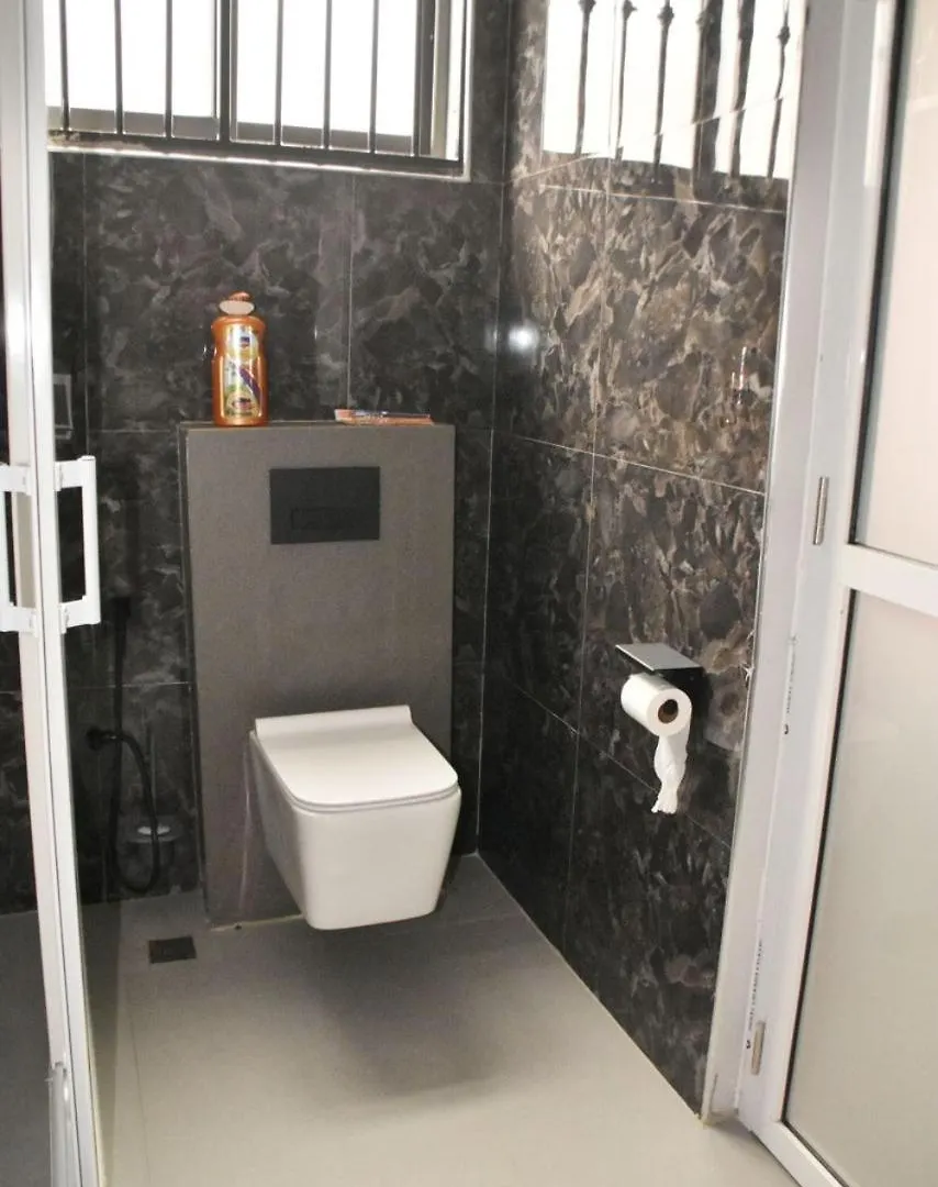 Luxe & Spacious 1Bedroom Apartment In Muyenga 坎帕拉