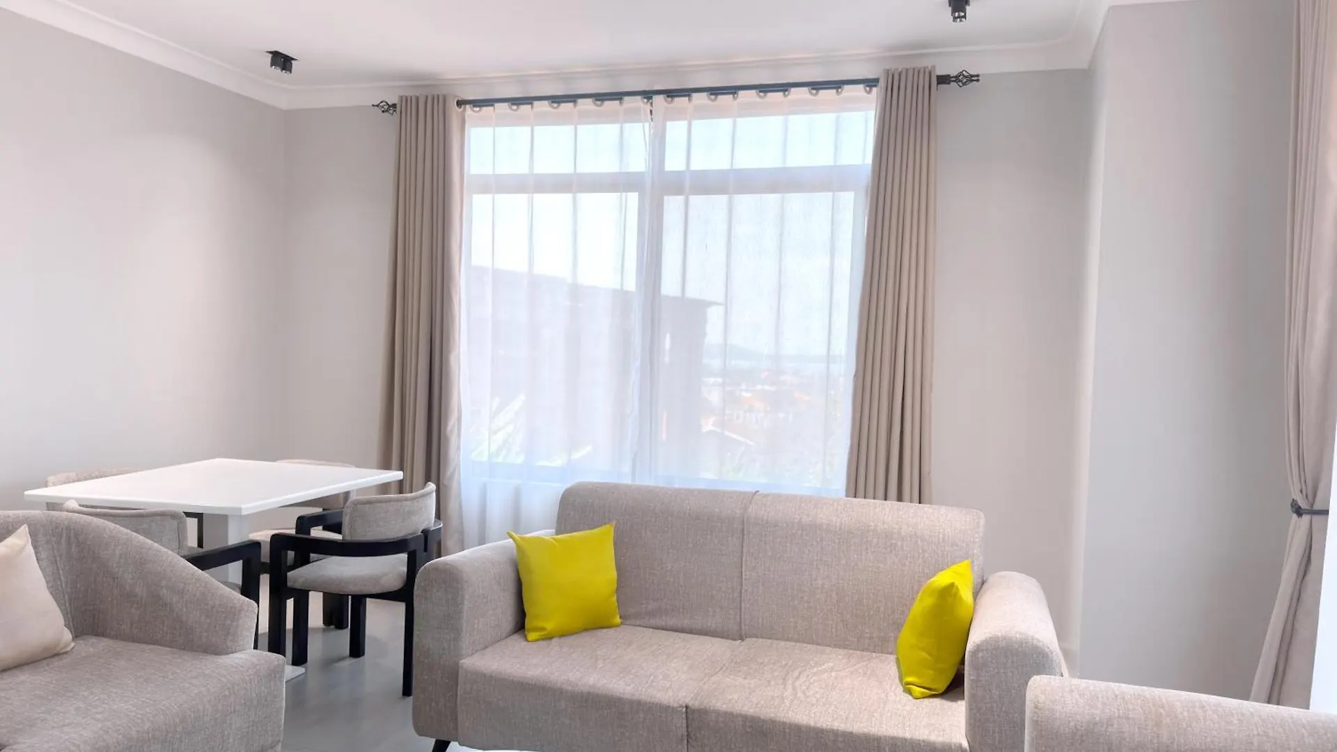 Luxe & Spacious 1Bedroom Apartment In Muyenga