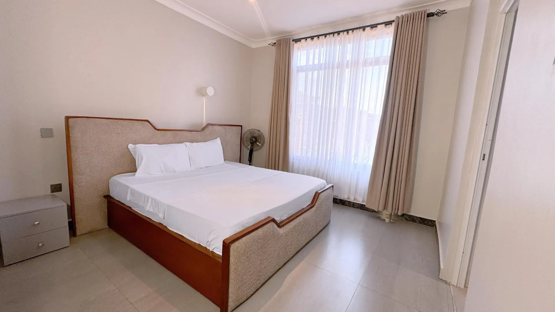 Luxe & Spacious 1Bedroom Apartment In Muyenga  坎帕拉